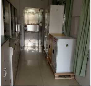 Toxic storage cabinet